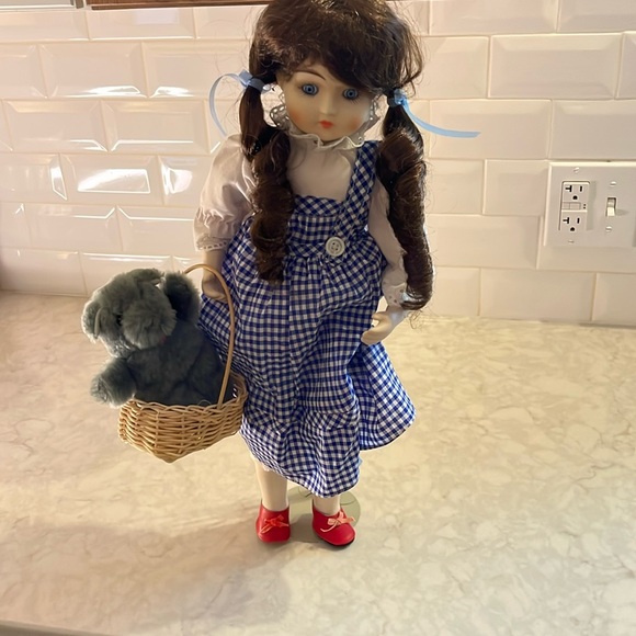 Rare Dorothy and Toto Musical Porcelain Seymour Mann Doll Wizard of Oz 19” - Picture 1 of 6